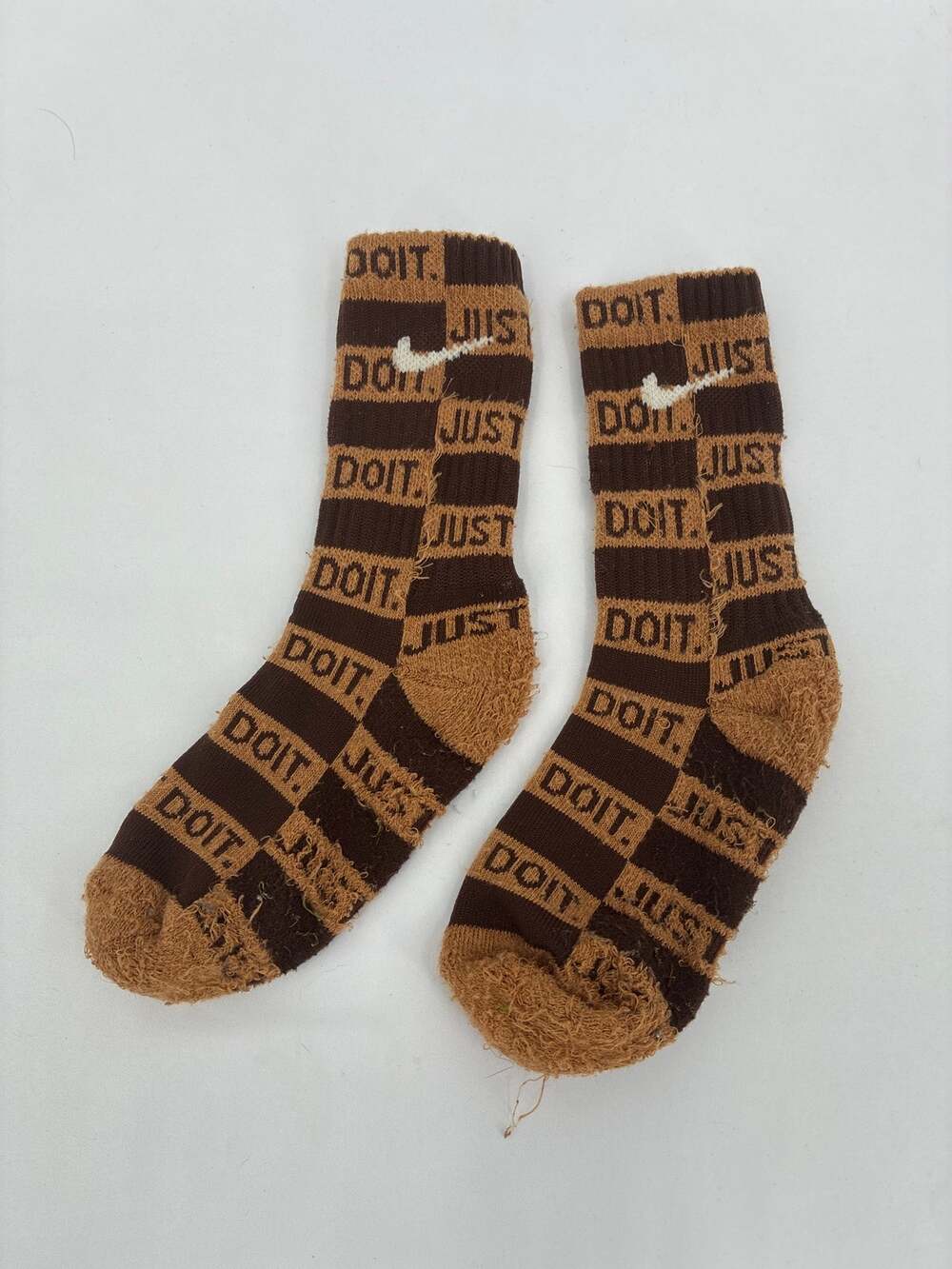 Nike Brown Just Do It Dri-Fit Crew Athletic Socks Size Youth Small 3y-5y
